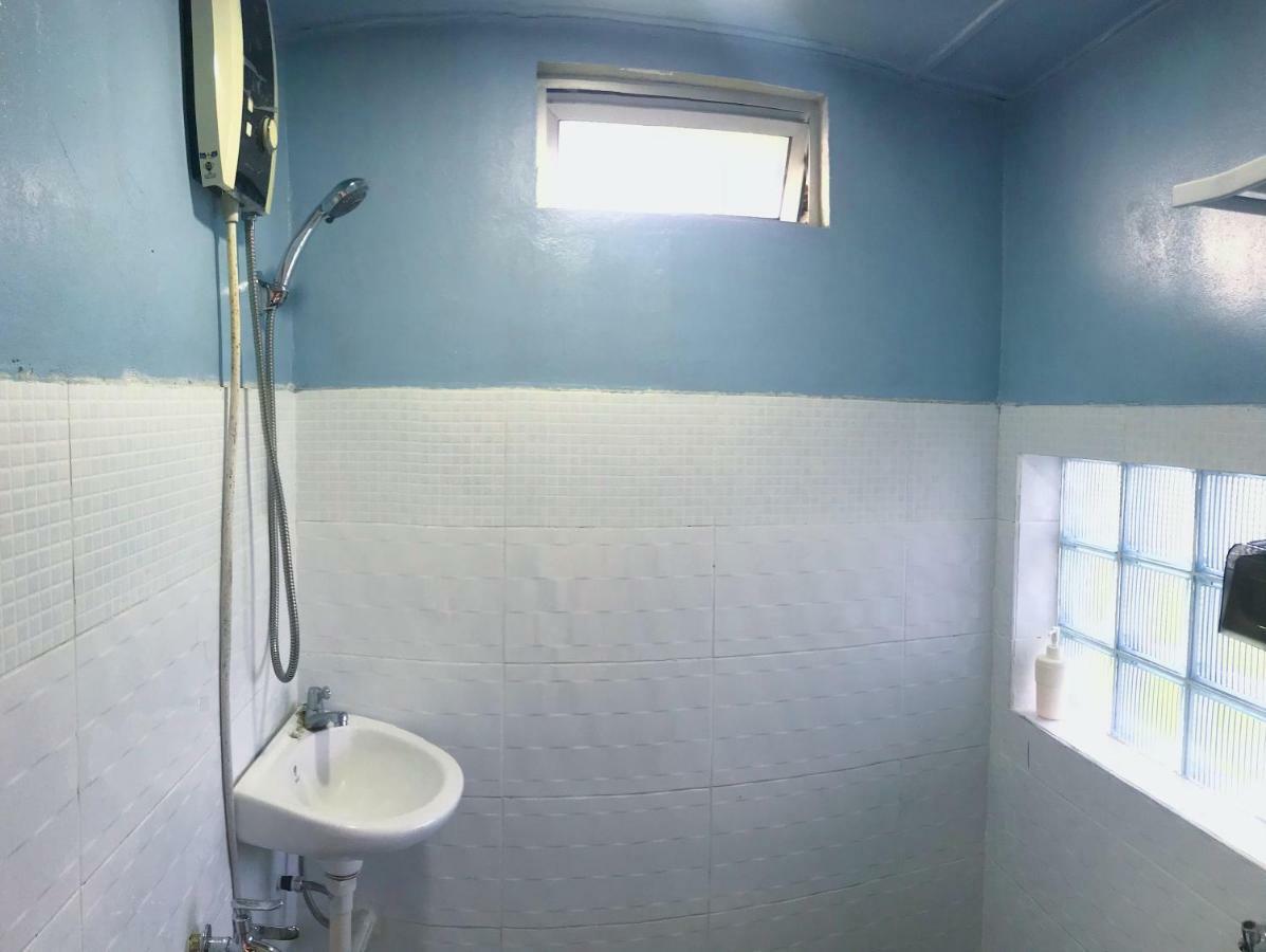 Merdeka Guest House 2 Kuching Luaran gambar