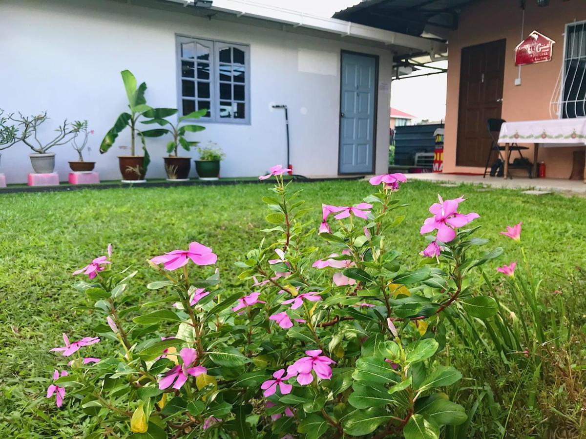 Merdeka Guest House 2 Kuching Luaran gambar