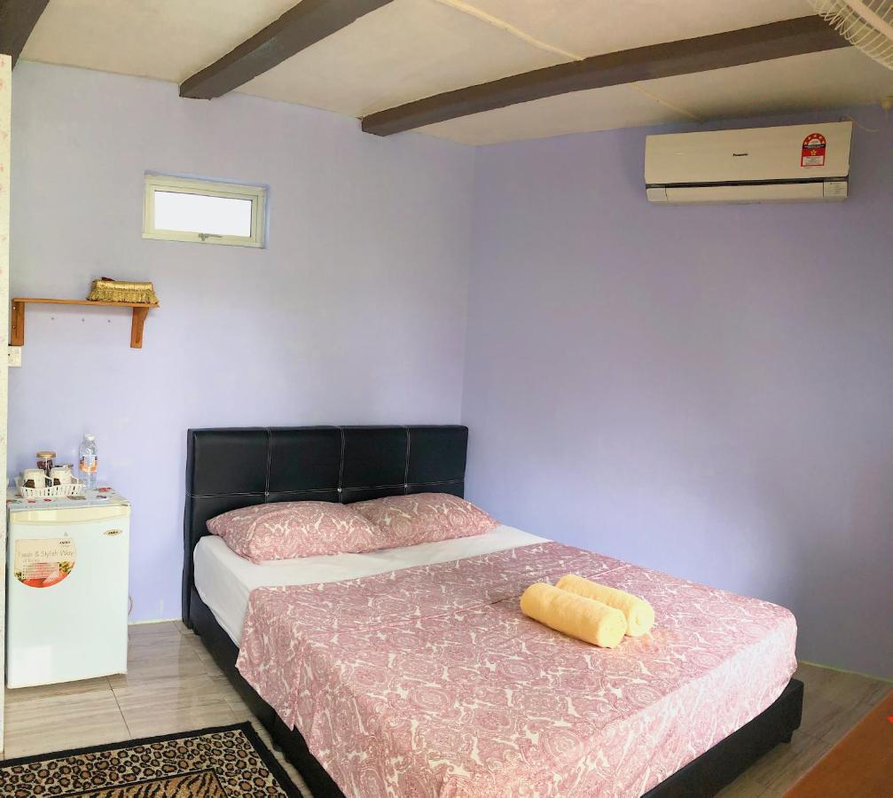 Merdeka Guest House 2 Kuching Luaran gambar