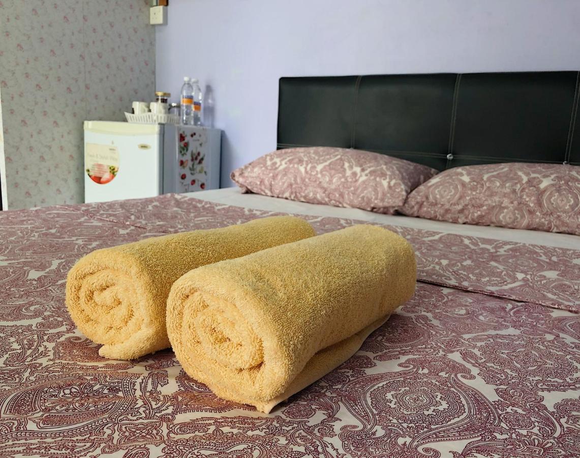 Merdeka Guest House 2 Kuching Luaran gambar